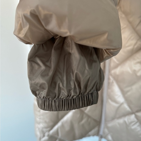 Quilted puffer jacket, light weight, water repellant - Picture 2 of 8